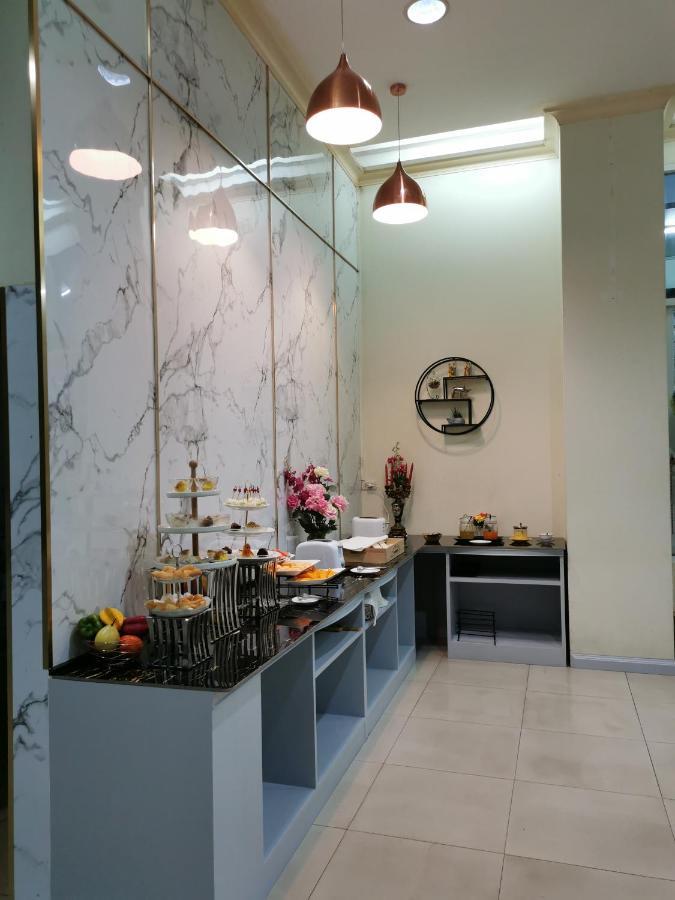 Morakot Twin Chumphon Hotel Bagian luar foto