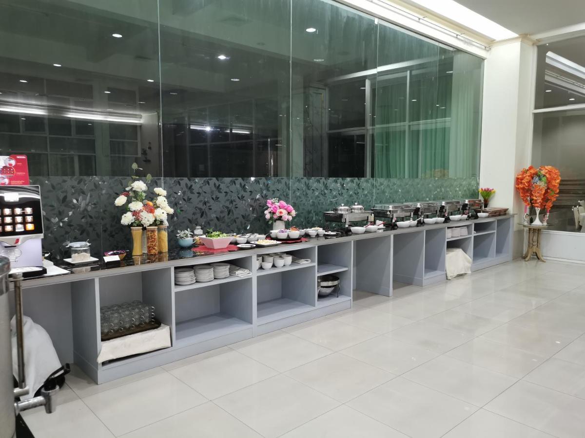 Morakot Twin Chumphon Hotel Bagian luar foto