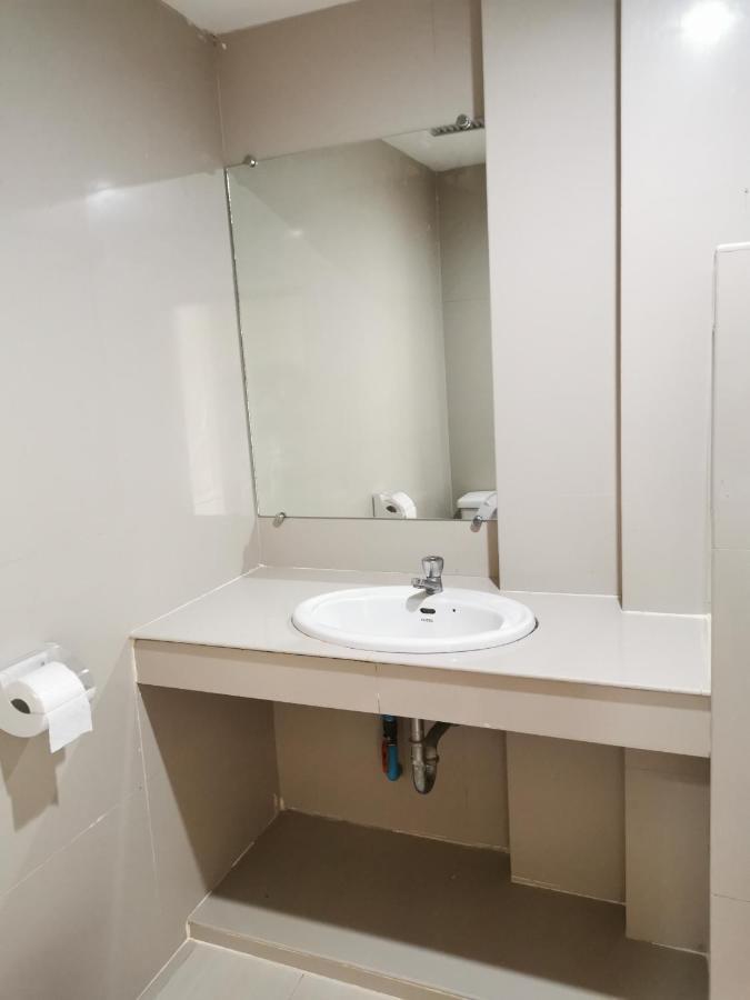 Morakot Twin Chumphon Hotel Bagian luar foto