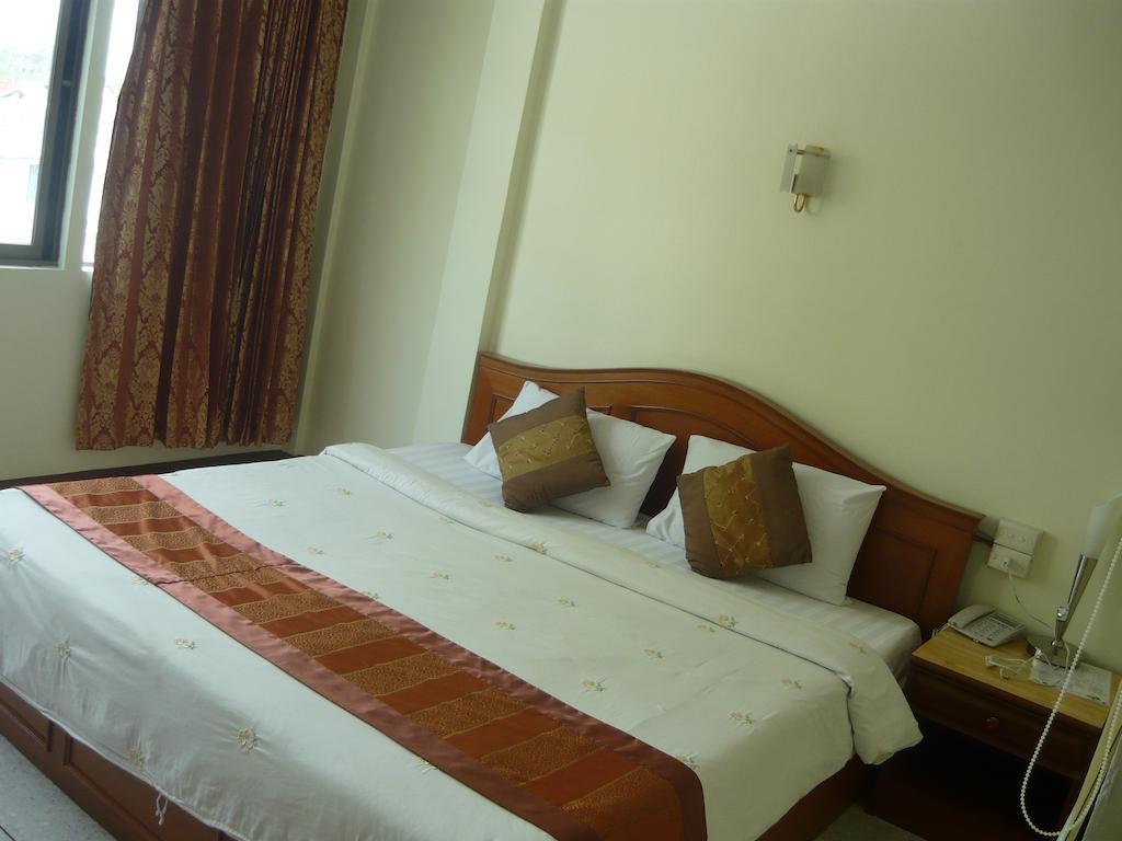 Morakot Twin Chumphon Hotel Ruang foto