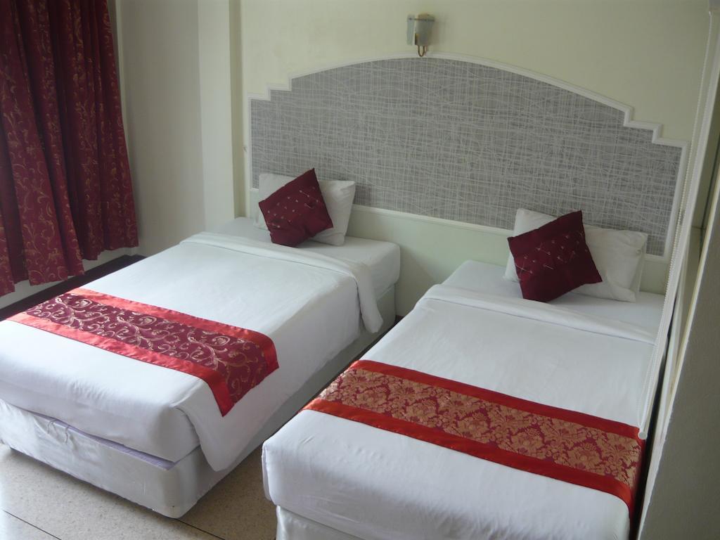 Morakot Twin Chumphon Hotel Ruang foto