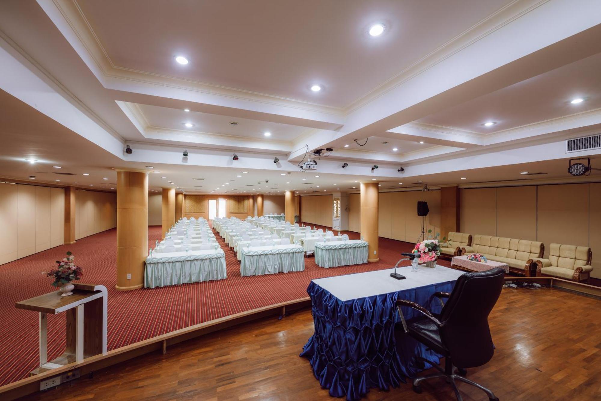 Morakot Twin Chumphon Hotel Bagian luar foto