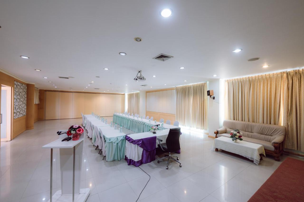 Morakot Twin Chumphon Hotel Bagian luar foto