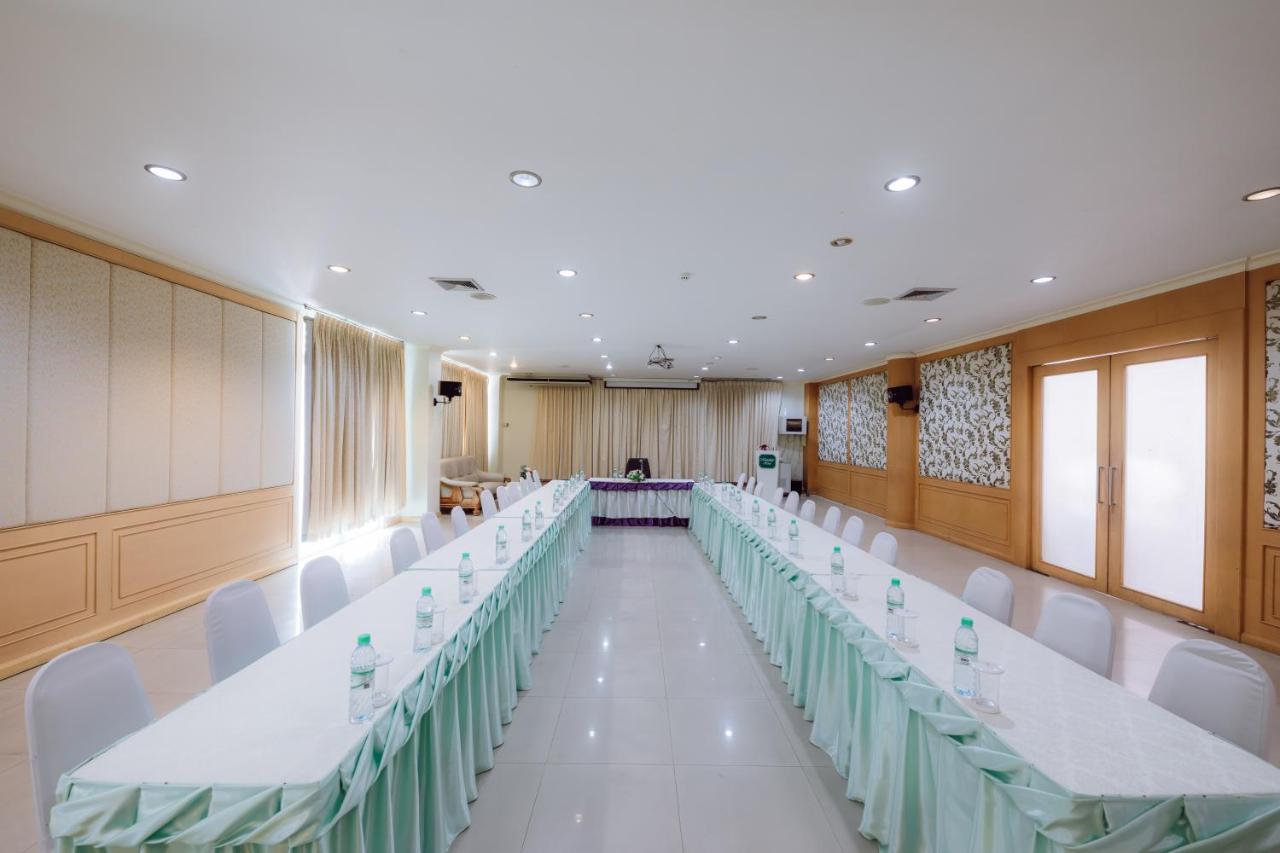 Morakot Twin Chumphon Hotel Bagian luar foto